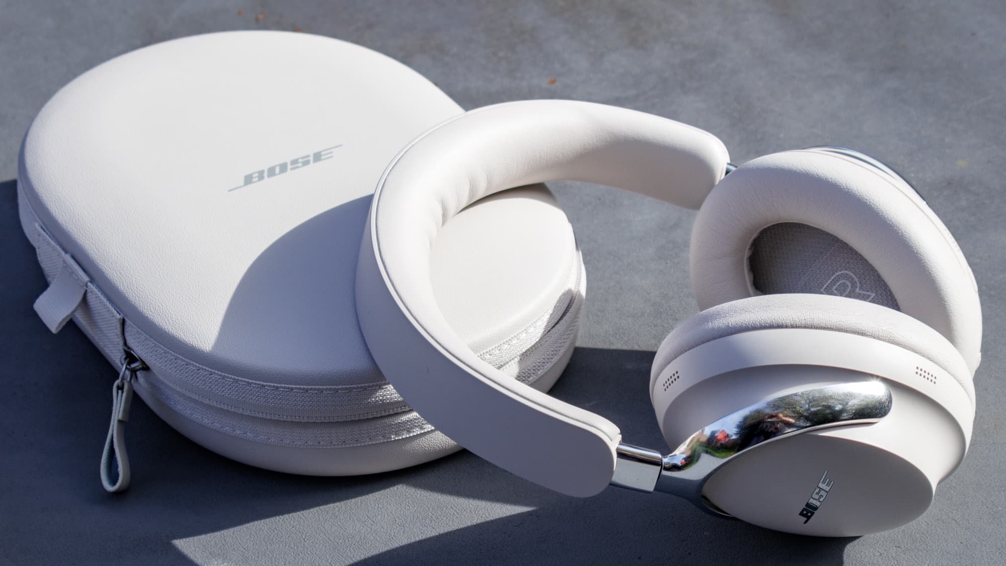 QuietComfort Ultra Wireless Headphones thumbnail 4